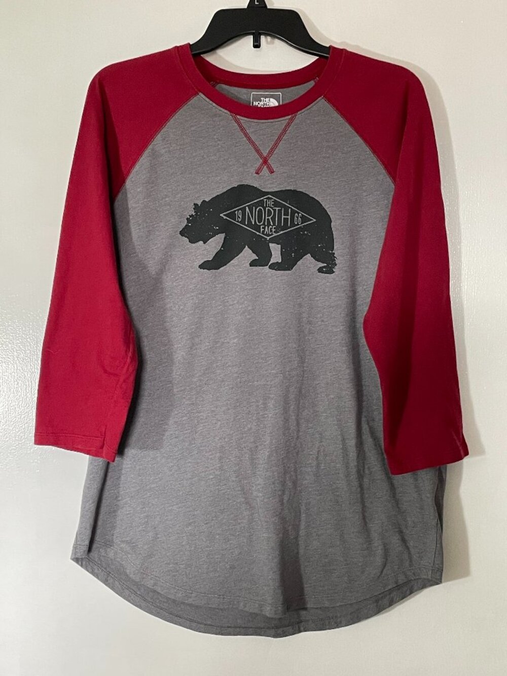 The North Face Men’s Grey & Red Long‑Sleeve Baseball Tee – Size Large